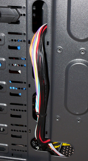 atx_cable_outside.jpg